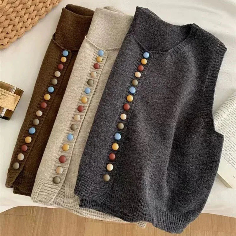 COLOR-BUTTON KNIT VEST