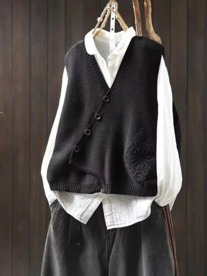KNIT VEST